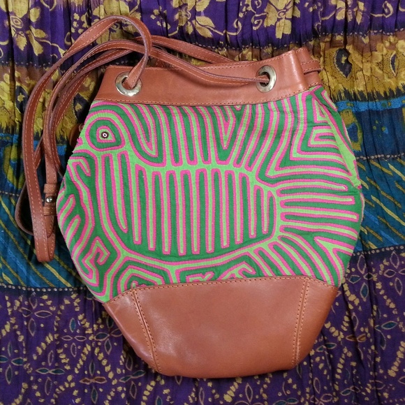 Large Mola Kuna Indian hand made bucket handbag - Picture 2 of 5